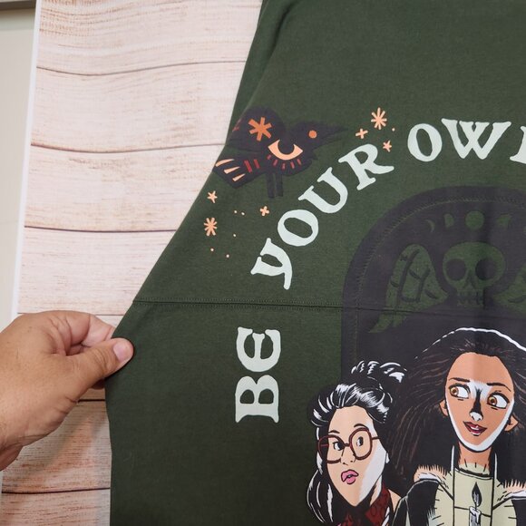 Disney World Hocus Pocus 2023 Be Your Own Kind Of Magic Spirit Jersey Size XXL - Picture 11 of 16